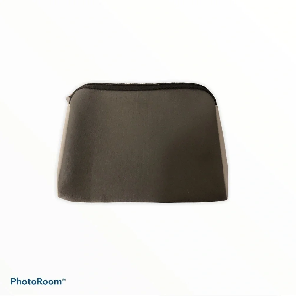 TUMI for Delta unisex toiletry case